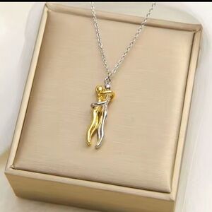 Elegant Silver Pendant Necklace